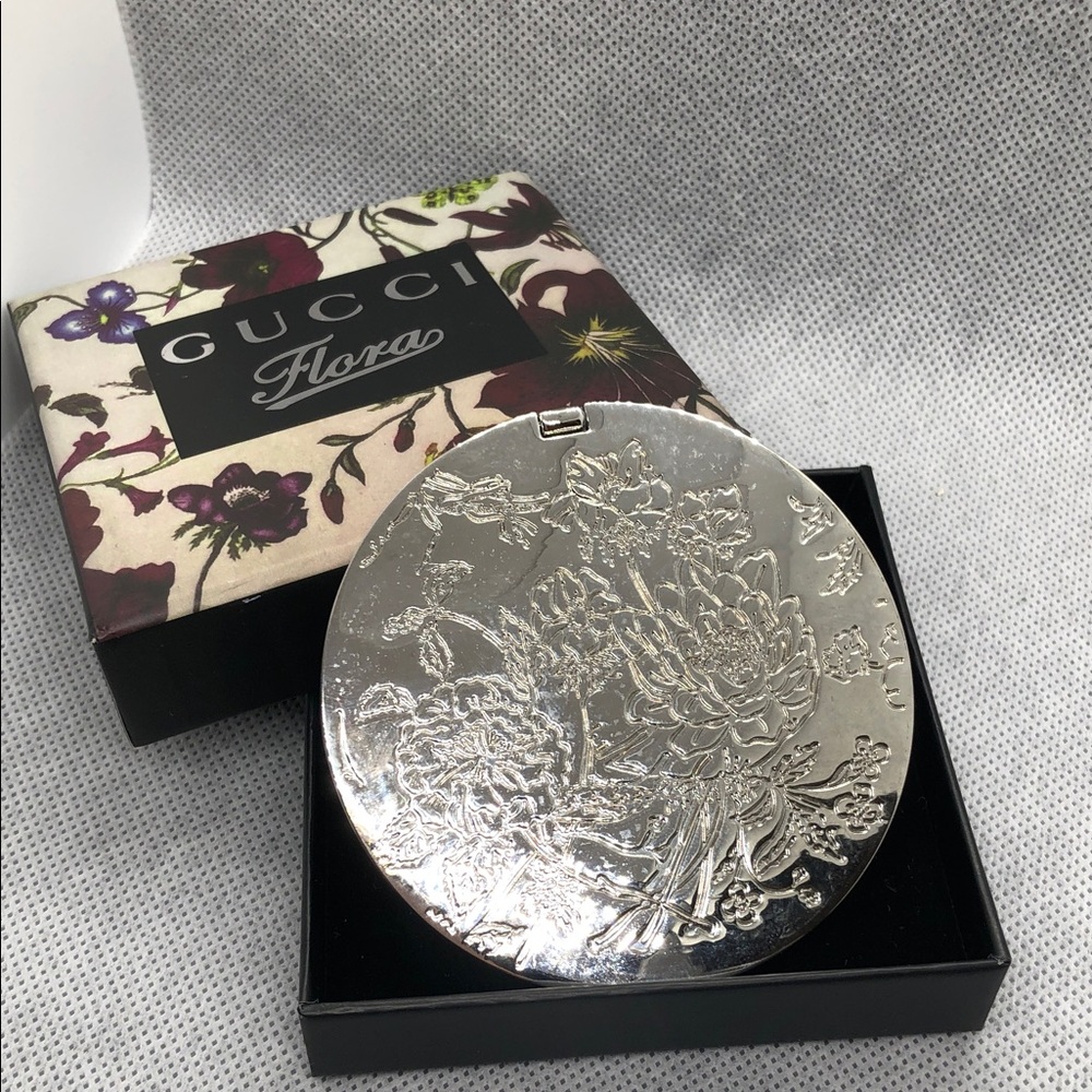 Gucci beauty gift mirror